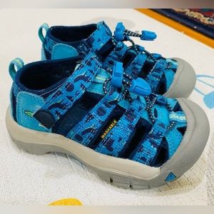 KEEN toddler sandals /size 9